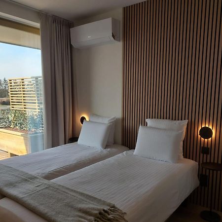 Hotel Essenza プールス エクステリア 写真