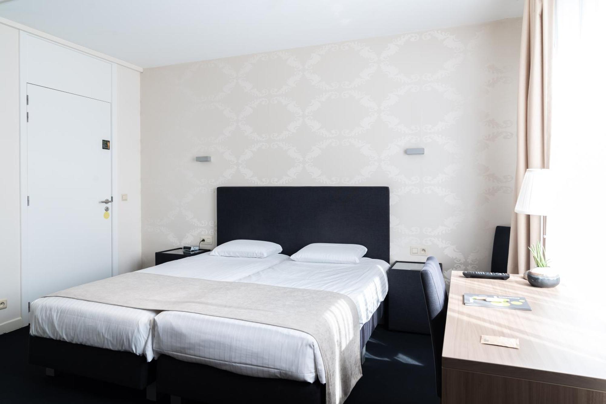 Hotel Essenza プールス エクステリア 写真