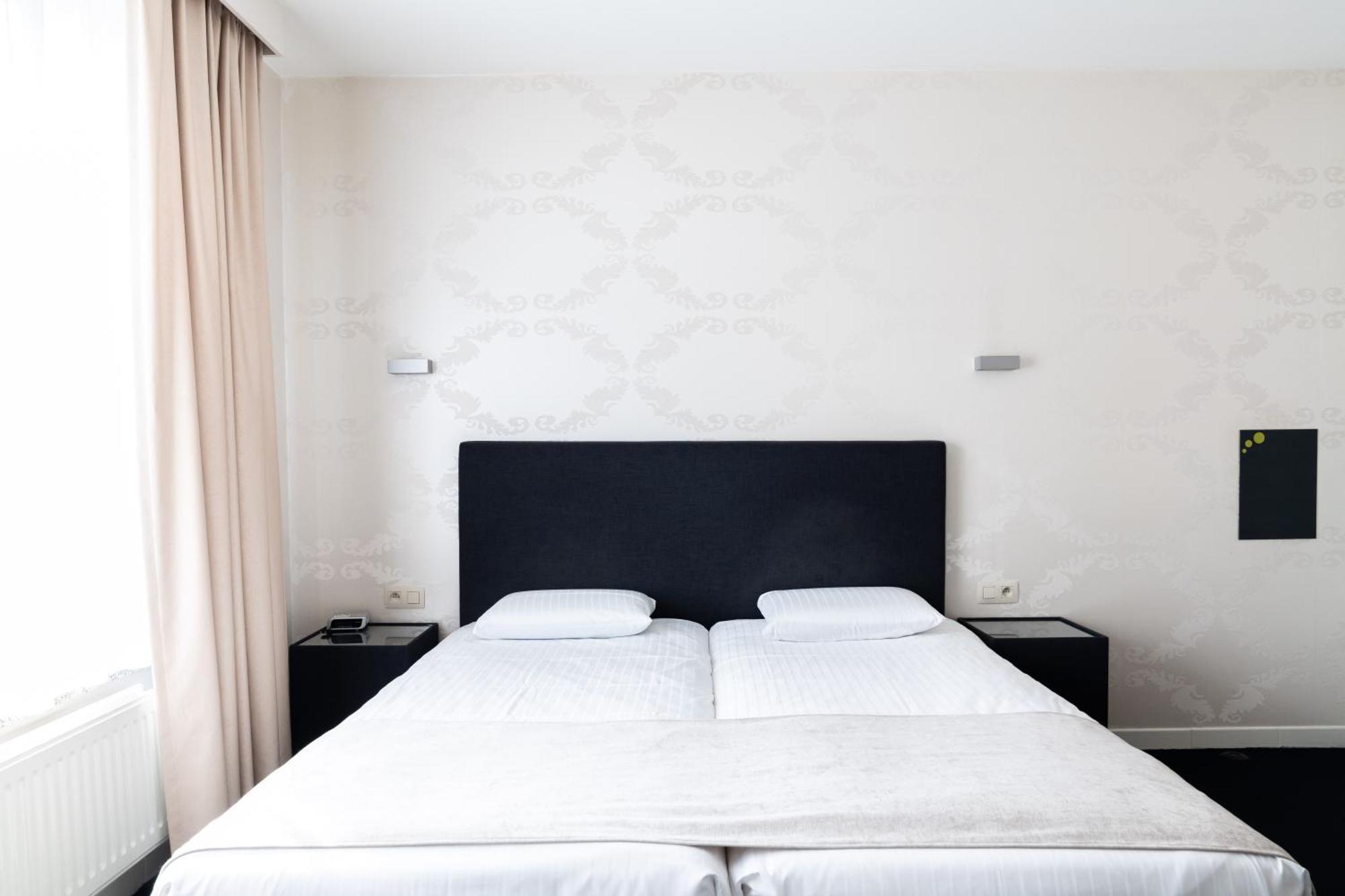 Hotel Essenza プールス エクステリア 写真