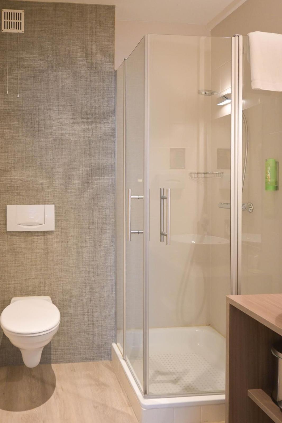 Hotel Essenza プールス エクステリア 写真