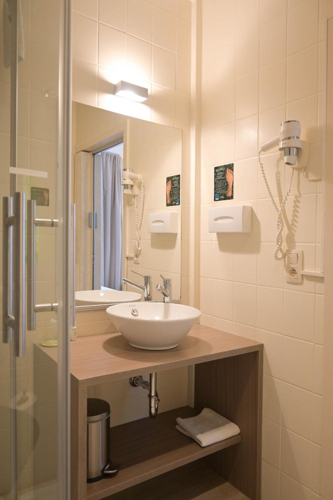 Hotel Essenza プールス エクステリア 写真
