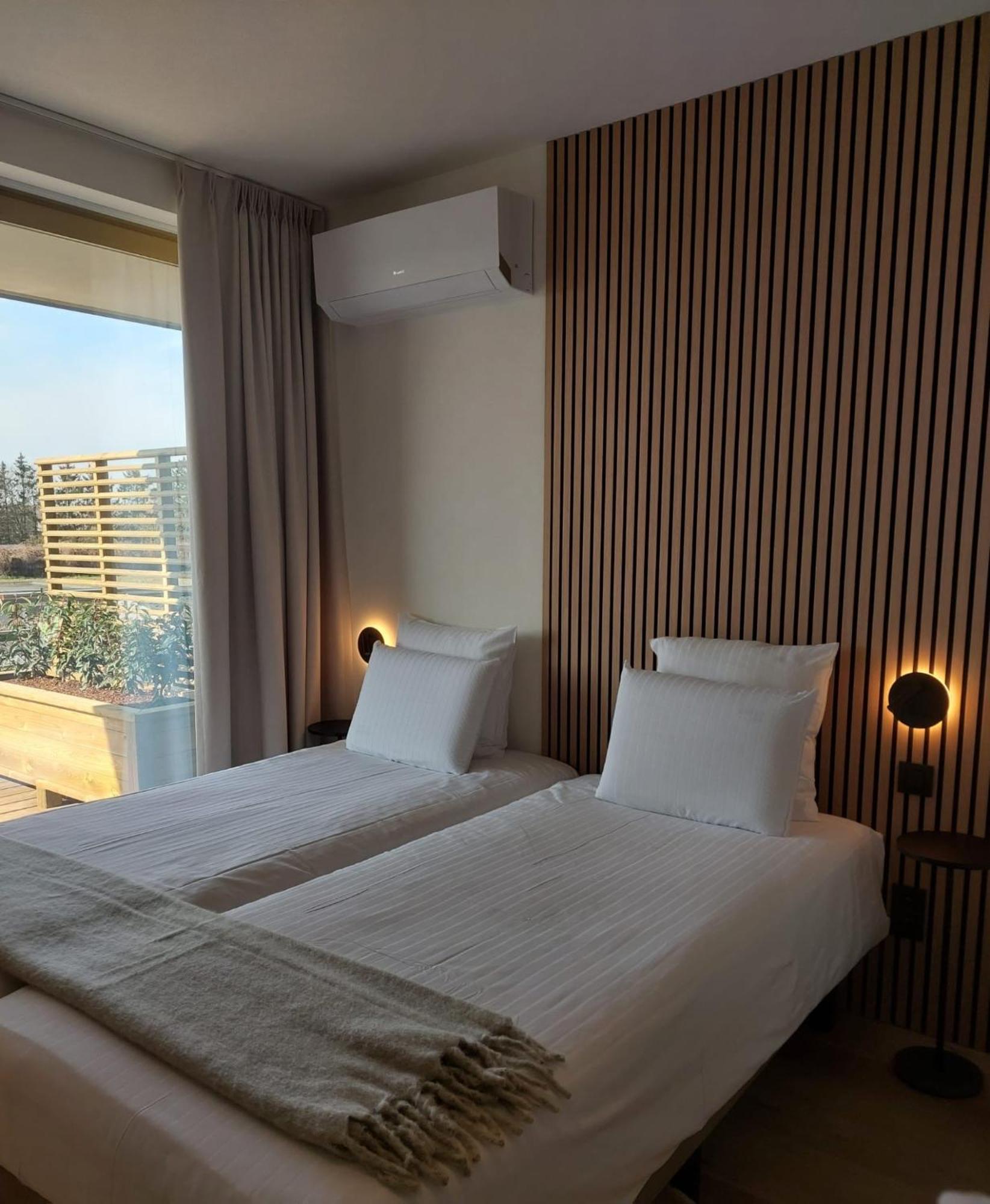 Hotel Essenza プールス エクステリア 写真